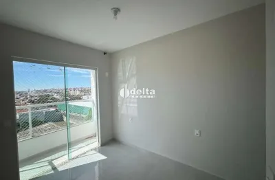 Apartamento com 2 quartos sendo 1 suite disponível para locação no bairro martins em uberlândia-mg