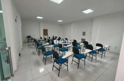 Galpão comercial com 4 salas de aula disponível no bairro dona zulmira em uberlândia - mg.
