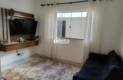 Casa residencial com 3 quartos sendo 1 suíte disponível para venda no bairro jardim ipanema em uberlândia - mg.