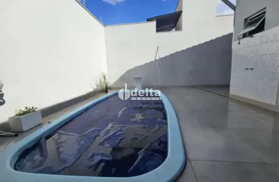 Casa residencial com 3 quartos sendo 1 suíte disponível para locação no bairro novo mundo em uberlândia - mg.