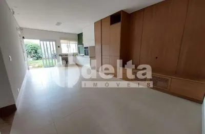 Casa residencial com 2 quartos, disponível para locação no bairro  jardim karaíba  em uberlândia-mg