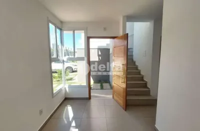 Casa em condomínio com 3 quartos sendo 1 suíte disponível para locação no bairro bosque dos buritis em uberlândia-mg