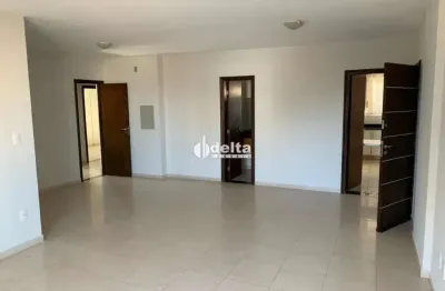 Apartamento com 4 quartos e 2 suítes disponível para locação no bairro martins em uberlândia-mg