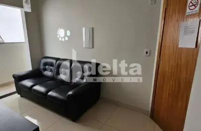 Apartamento com 2 quartos e 1 suíte disponível para locação no bairro santa mônica em uberlândia-mg