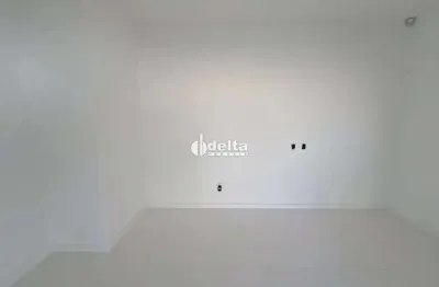 Casa comercial disponível para locação no bairro tabajaras em uberlândia-mg