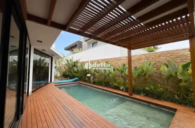 Casa em condomínio com 4 quartos e 4 suíte disponível para locação no bairro jardim sul em uberlândia-mg