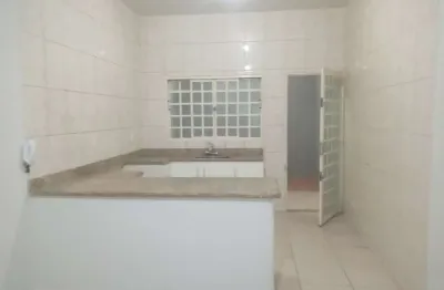 Casa residencial com 3 quartos sendo 1 suíte, disponível para locação no bairro pacaembu em uberlândia-mg