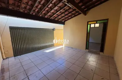 Casa residencial com 3 quartos sendo 1 suíte disponível para locação no bairro jardim patrícia em uberlândia-mg