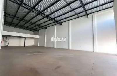 Galpão comercial disponível para locação e venda no bairro custódio pereira em uberlândia-mg.