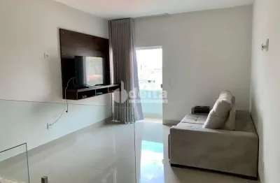 Casa residencial com 3 quartos sendo 1 suíte disponível para venda e locação no bairro jardim canaã em uberlândia-mg