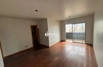 Apartamento com 4 quartos sendo 1 suíte disponível para locação no bairro Osvaldo Rezende em Uberlândia-MG