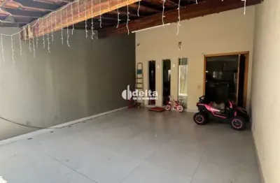 Casa residencial com 3 quartos sendo 1 suíte disponível para locação no bairro cidade jardim em uberlândia-mg.