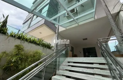 Apartamento com 3 quartos sendo 1 suíte disponível para locação no bairro Centro em Uberlândia-MG