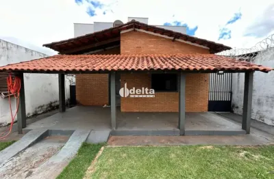 Casa residencial com 2 quartos sendo 1 suíte disponível para locação e venda no bairro jardim finotti em uberlândia - mg.