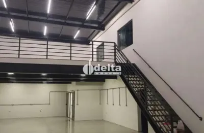Galpão disponível para locação no bairro morumbi em uberlândia-mg