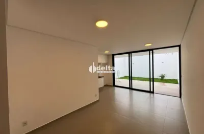 Casa residencial com 3 quartos sendo 1 suíte disponível para venda no bairro jardim karaíba em uberlândia - mg.