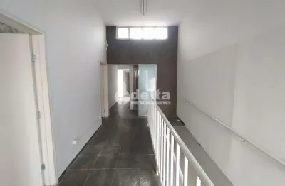 Casa comercial com 5 salas disponível para venda no bairro centro em uberlândia-mg