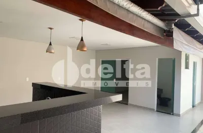 Casa residencial com 3 quartos, sendo 1 suíte disponível para locação e venda no bairro santa mônica em uberlândia-mg