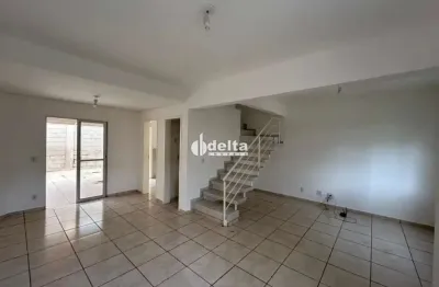 Casa em condomínio com 3 quartos sendo 1 suíte disponível locação no bairro morada da colina em uberlândia-mg