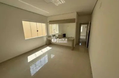 Casa residencial com 3 quartos sendo 2 suítes, disponível para locação e venda no bairro santa mônica em uberlândia - mg.