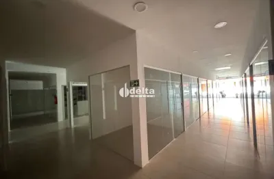 Loja disponível para locação no bairro centro em Uberlândia-MG.