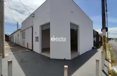 Imóvel comercial, disponível para locação no bairro Marta Helena em Uberlândia-MG
