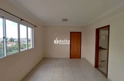 Apartamento com 3 quartos sendo 1 suíte, disponível para locação no bairro Santa Mônica em Uberlândia-MG