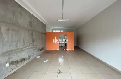 Loja disponível para locação no bairro Santa Mônica em Uberlândia-MG.