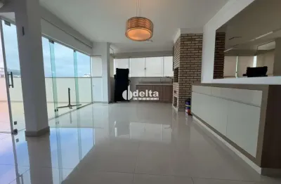 Cobertura disponível para locação no bairro Santa Mônica em Uberlândia-MG