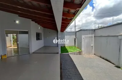 Casa com 3 quartos sendo 1 suíte disponível para venda no bairro Granada em Uberlândia-MG