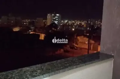 Apartamento mobiliado com 2 quartos sendo 1 suíte disponível para locação no bairro Tubalina em Uberlândia-MG