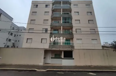 Apartamento com 3 quartos sendo 1 suíte, disponível para locação no bairro Santa Mônica em Uberlândia-MG
