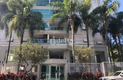 Apartamento com 2 quartos sendo 1 suíte, disponível para locação no bairro Patrimônio em Uberlândia-MG