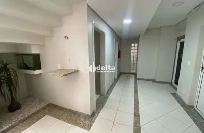 Prédio comercial disponível para locação no bairro Presidente Roosevelt em Uberlândia-MG