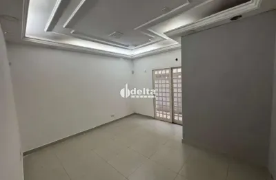 Prédio Comercial disponível para locação e venda no bairro Tabajaras em Uberlândia-MG