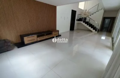 Casa em condomínio com 3 quartos 3 sendo suíte disponível para locação no bairro Nova Uberlandia Uberlândia em Uberlândia-MG