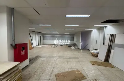 Prédio Comercial disponível para locação no bairro Brasil em Uberlândia-MG