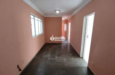 Apartamento com 3 quartos, disponível para locação no bairro Santa Mônica em Uberlândia-MG
