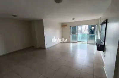 Apartamento com 4 quartos sendo 2 suítes disponível para locação no bairro Martins em Uberlândia-MG