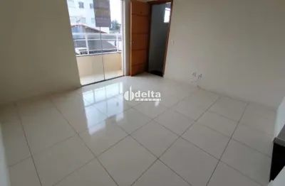 Apartamento com 2 quartos sendo 1 suíte disponível para locação no bairro Santa Mônica em Uberlândia-MG