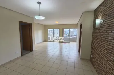 Apartamento com 4 quartos sendo 1 suíte disponível em Locação no bairro Saraiva em Uberlândia-MG