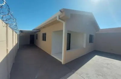 Casa residencial com 3 quartos disponível para locação no bairro Custódio Pereira em Uberlândia-MG