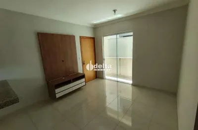 Apartamento com 2 quartos sendo 1 suíte disponível para locação no bairro Santa Mônica em Uberlândia-MG