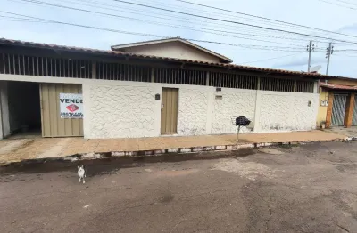 Casa a venda no setor castelo branco 3 qtos 1 síte 6 vagas garagem