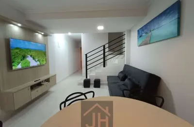 Sobrado na praia de bombas/bombinhas, com 02 dormts., a 100 mts da praia, mobiliado, próximo a mercados, farmácias, restaurantes e comércio local.