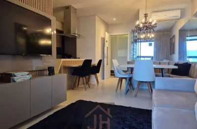 Sua chance de realizar o antigo sonho: apto finamente mobiliado e decorado de 2 dormts(1suíte), ótima localização, a 250 mts da praia de bombas.