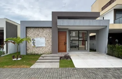 Excelente casa em condomínio fechado com 3 quartos sendo 1 suíte master, piscina e lazer completo
