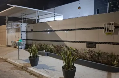 Casa nos bancários com 3 quartos sendo 1 suíte, piscina infantil
