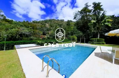 Excelente casa, em terreno de 4.000m2, e 600m2 de área construída!