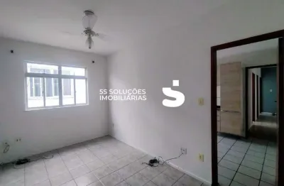 Apartamento 2 quartos, de frente em condomínio no centro da cidade